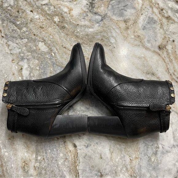 TORY BURCH Mae Black Pebbled Leather Logo-Studded Ankle Boot Bootie Size 5.5M - Picture 8 of 14